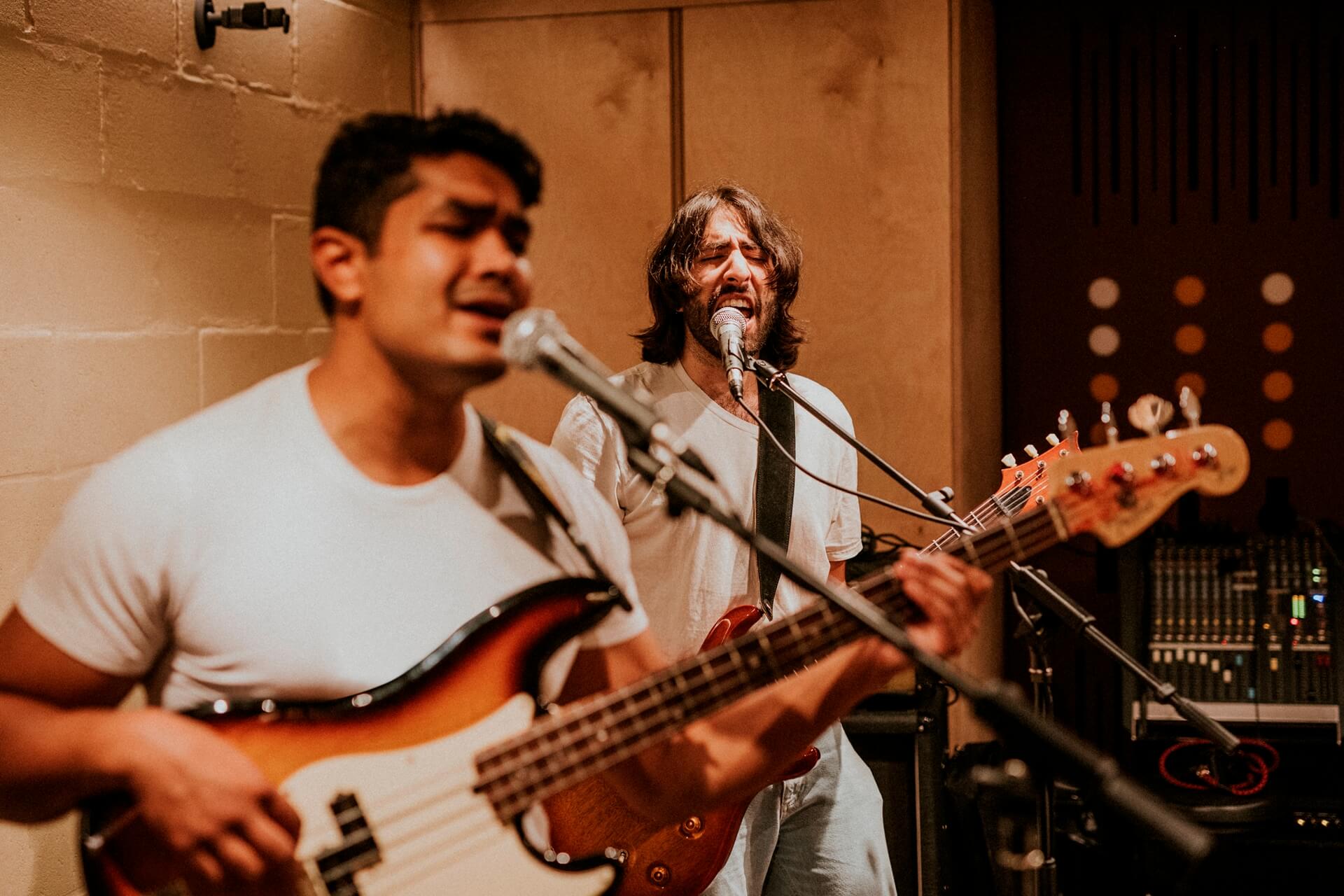 The Art of Creating the Perfect Live Music Atmosphere